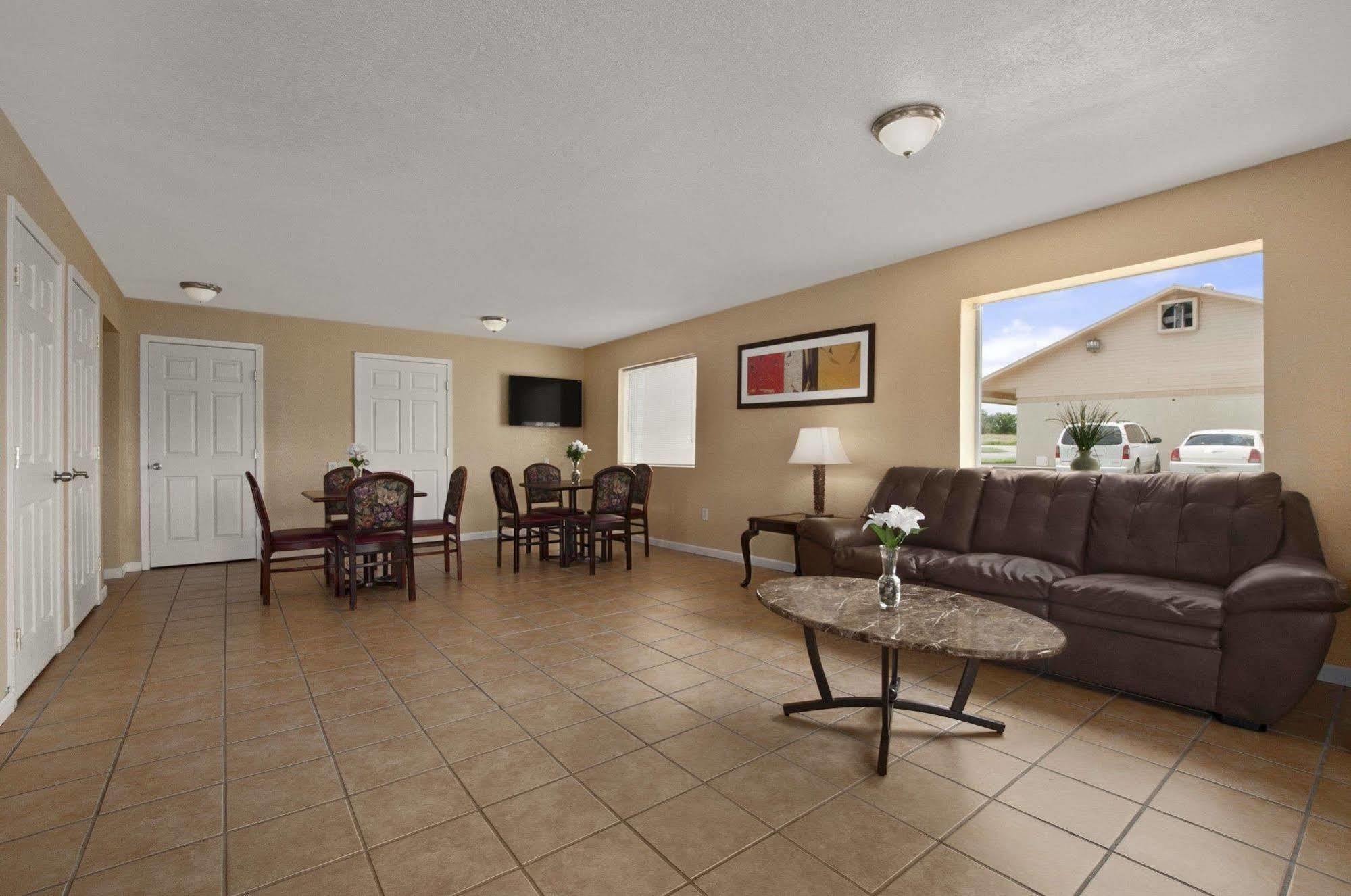 Super 8 By Wyndham Corsicana Exterior foto